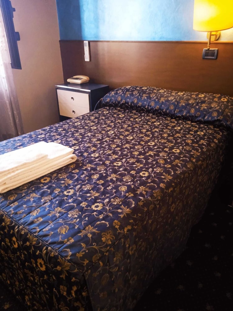 STANDARD, DOUBLE BED