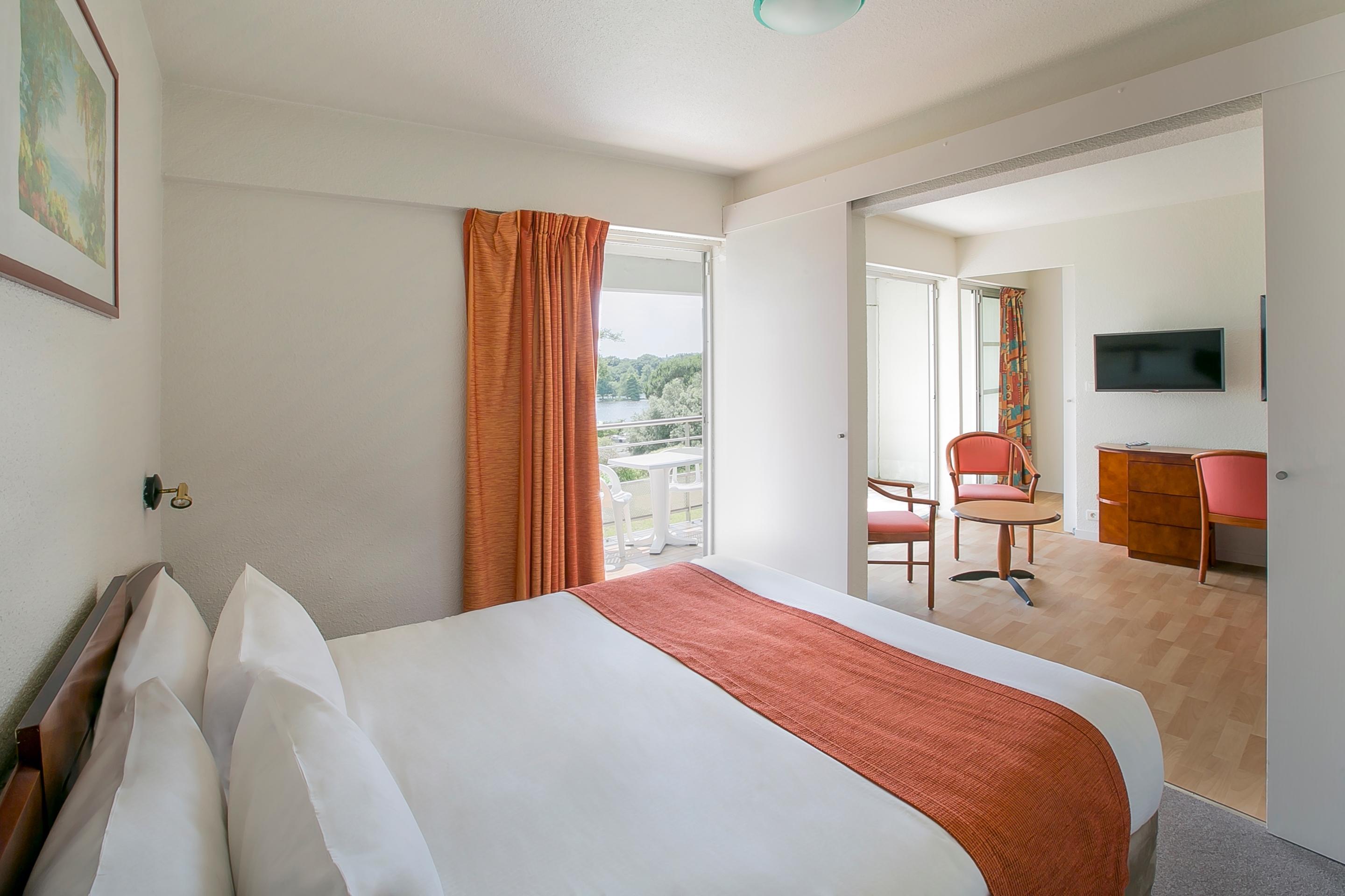 Suite, King Bed