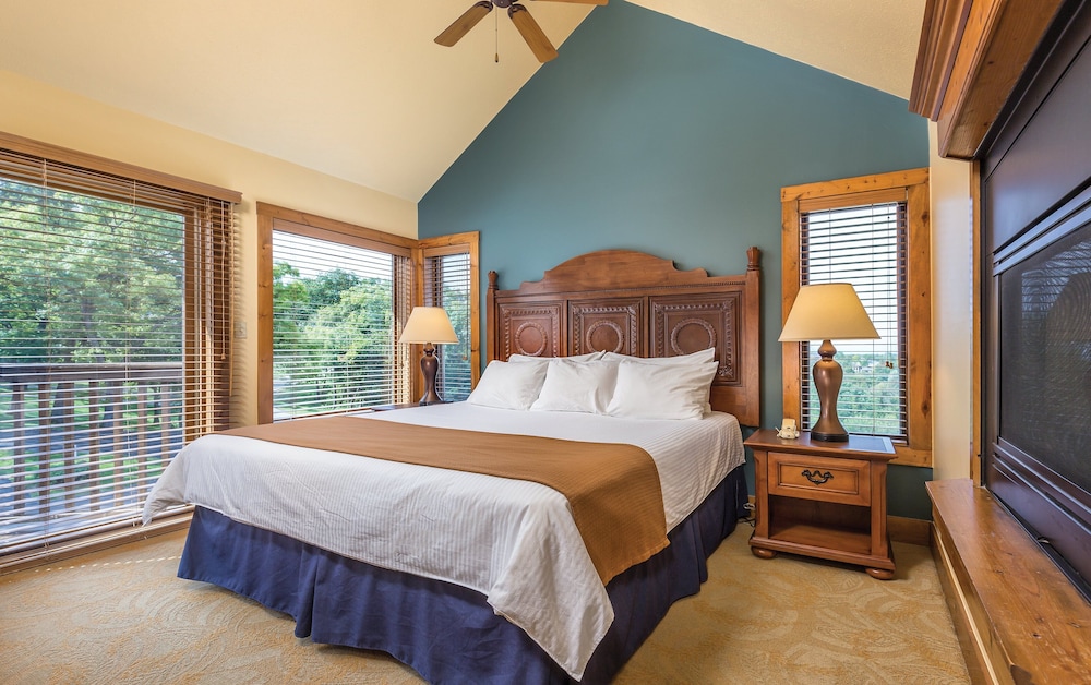 2 Bedrooms, Standard, King and Queen Murphy Bed, Kitchen