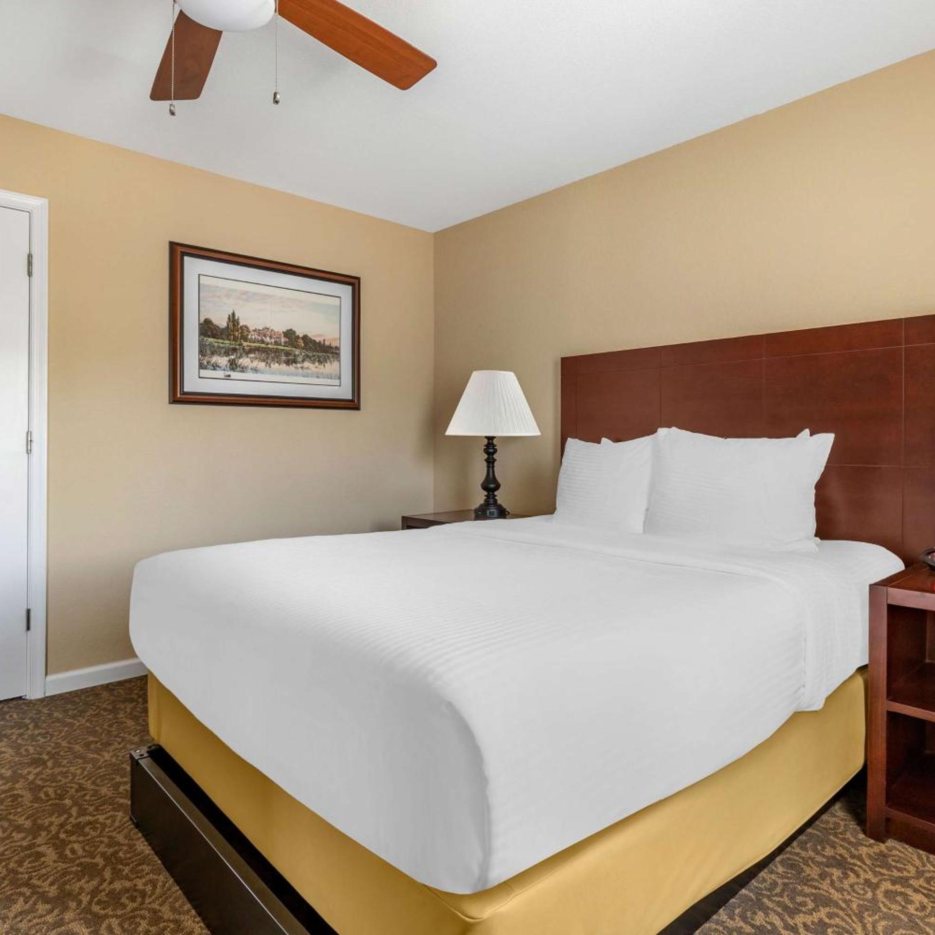 2 Bedrooms, Upstairs, Suite, King and Queen Bed, Sofa، Hilton Vacation Club The Historic Powhatan Williamsburg 15/29