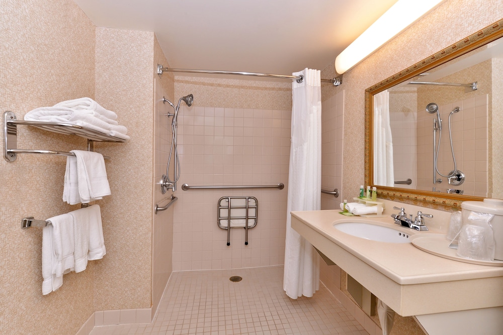 Holiday Inn Express Portland West/hillsboro, An Ihg Hotel 71/73