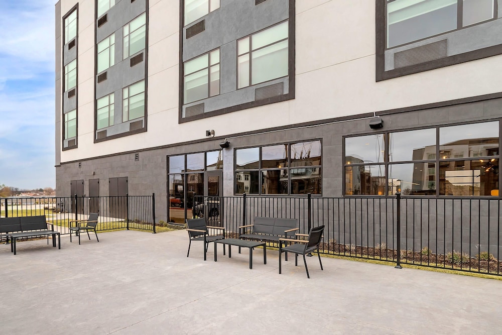 Cambria Hotel Euless - DFW Airport South 45/50