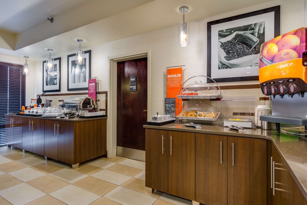 Hampton Inn Johnson City 30/37