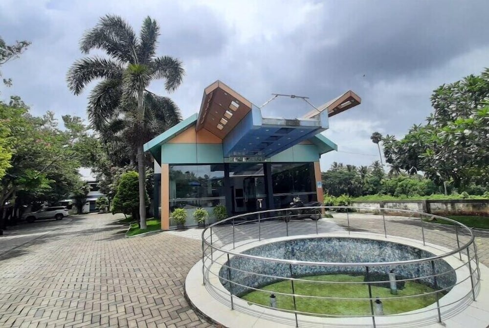 HOTEL PALM SHORE 2/22