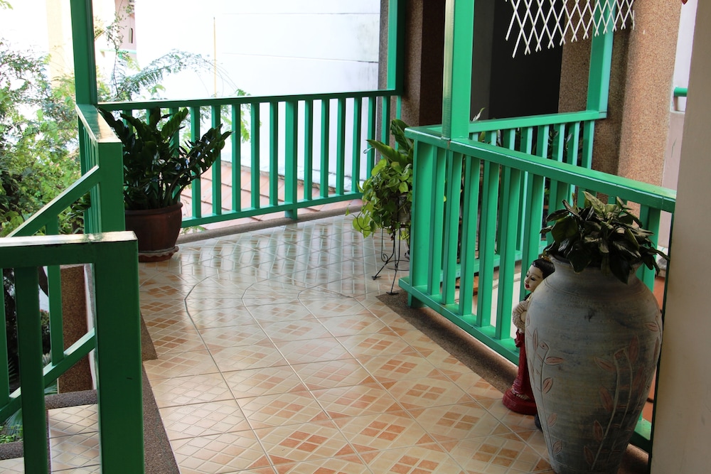 Tamarind Residences 42/51