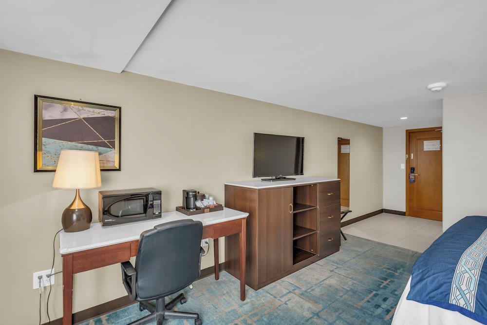 Baymont by Wyndham Kansas City North 21/24