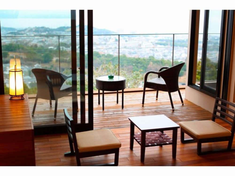 Terrace Midoubaru 33/50