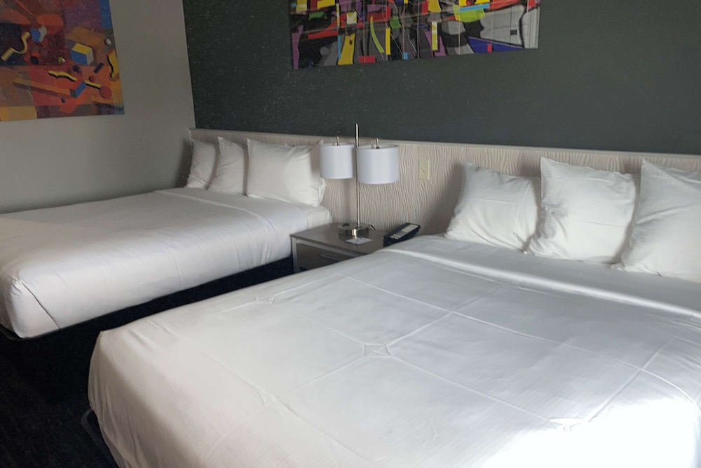 Baymont Inn and Suites by Wyndham Madison 22/64