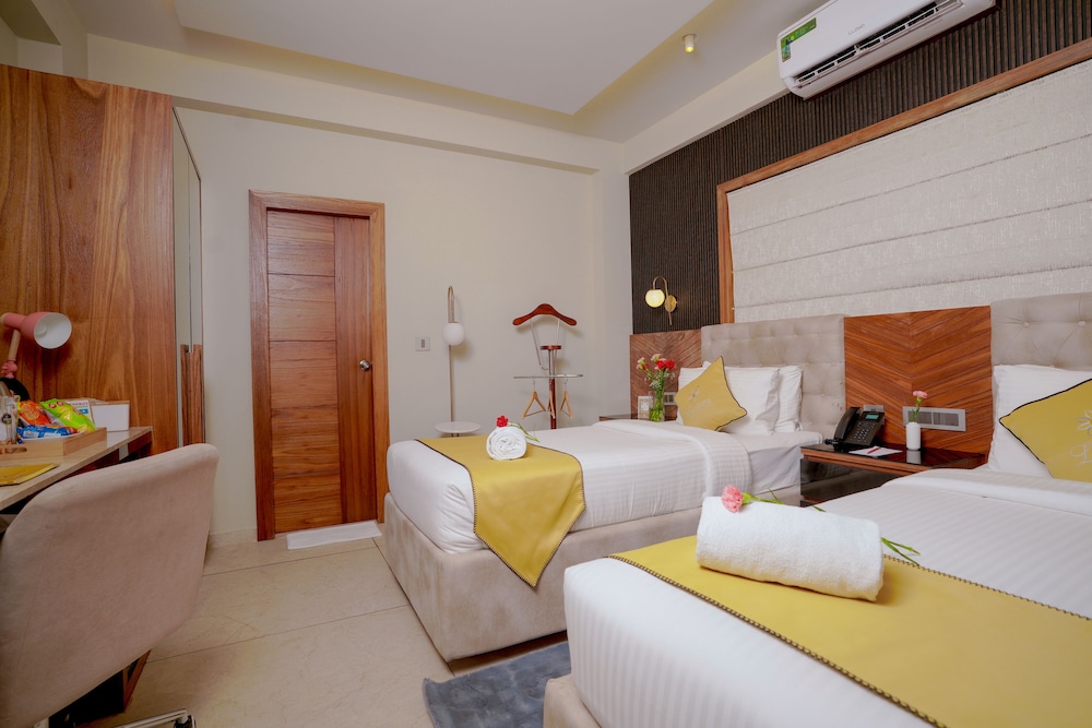 EXECUTIVE, TWIN BEDS