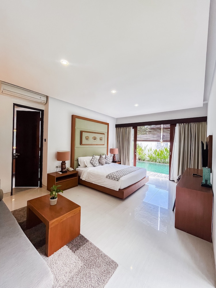 PRADHA VILLAS SEMINYAK 18/63
