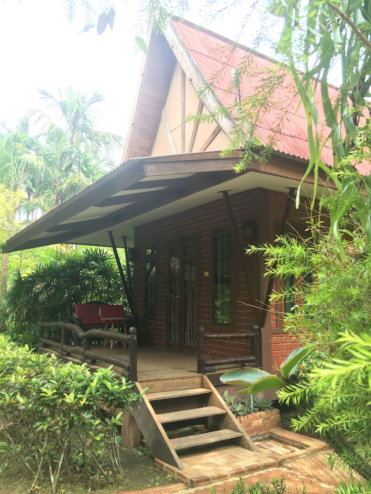 Green View Village Resort 2/50