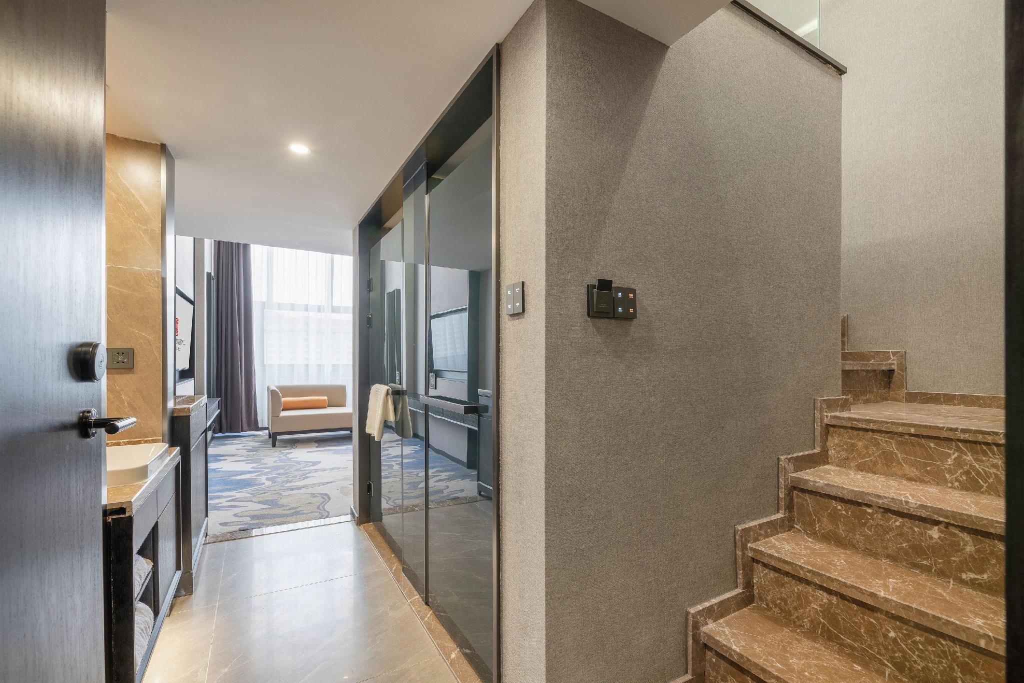 Rezen Dong Hotel (Xi'an Bell Tower Provincial Government Store) 21/33