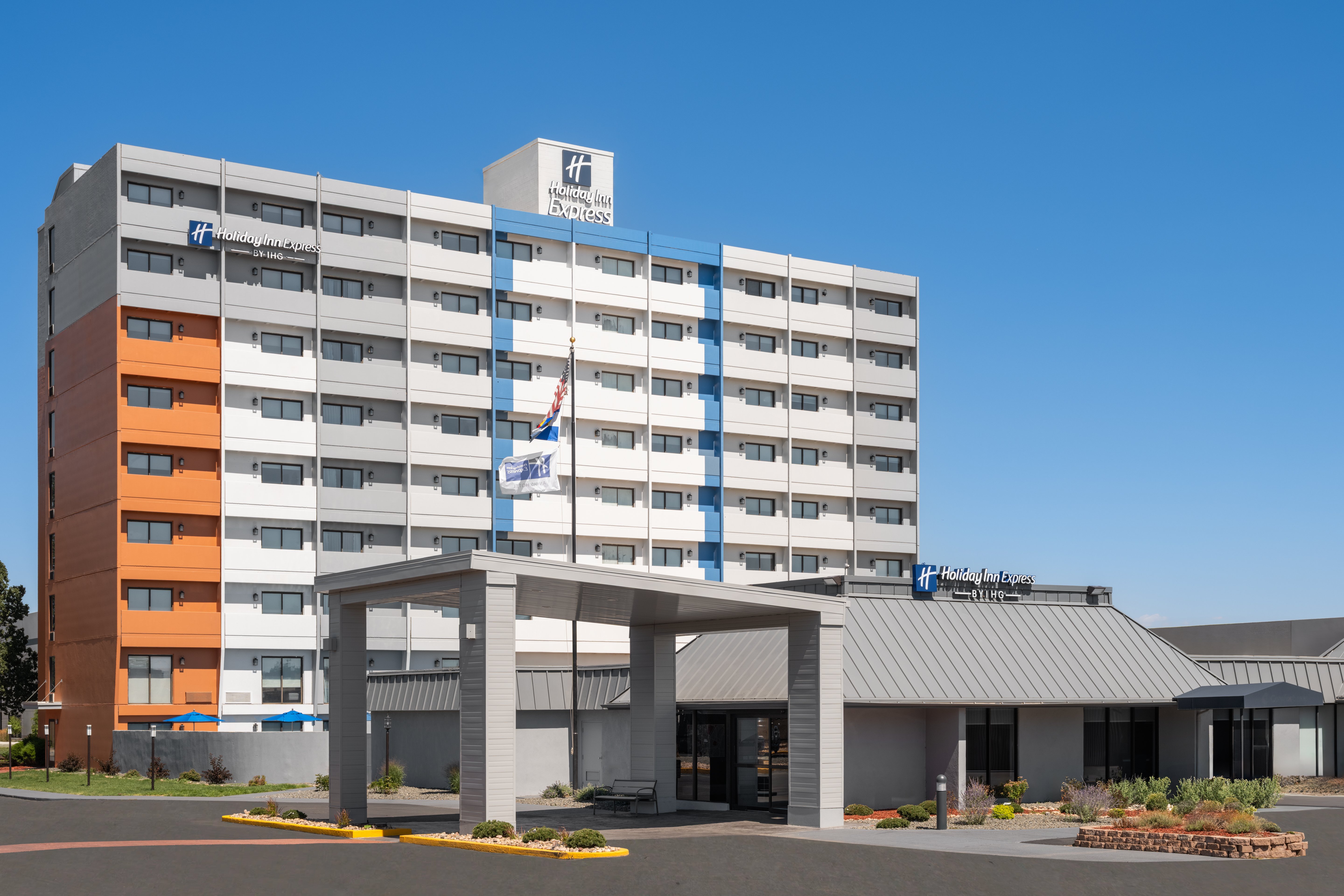 Holiday Inn Express Denver Central - North 3/64