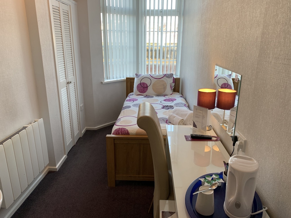 Austins Self Service Guest House 17/20