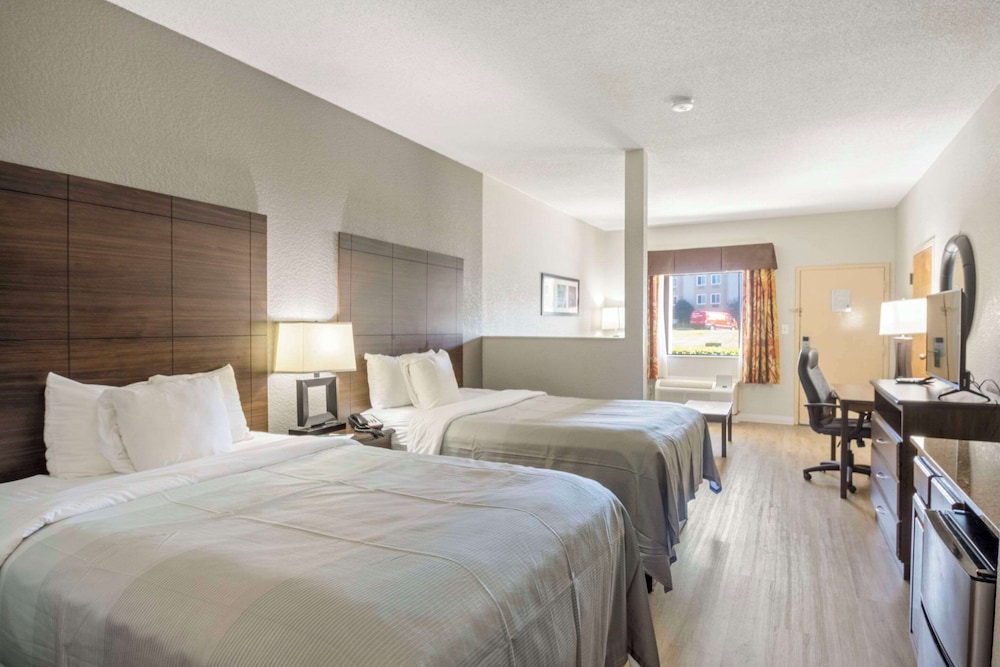 Efficiency, Suite, 2 Double Beds