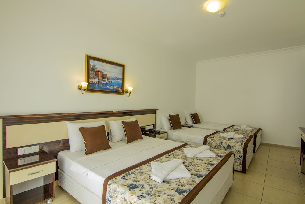 Belcekum Beach Hotel 6/44