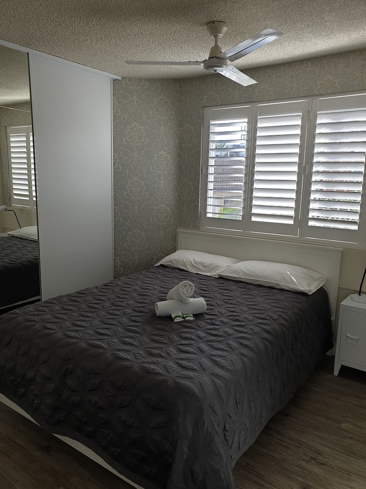 Bayviews and Harbourview Holiday Apartments 4/17