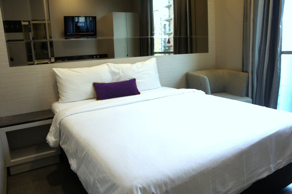 V Hotel Bencoolen 25/54