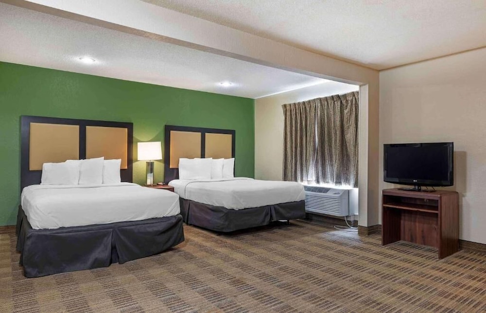 ROOM, 2 QUEEN BEDS, KITCHEN