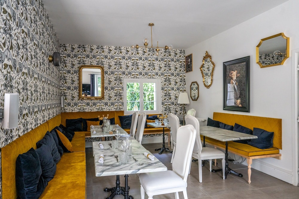 Chateau des Ayes 33/50