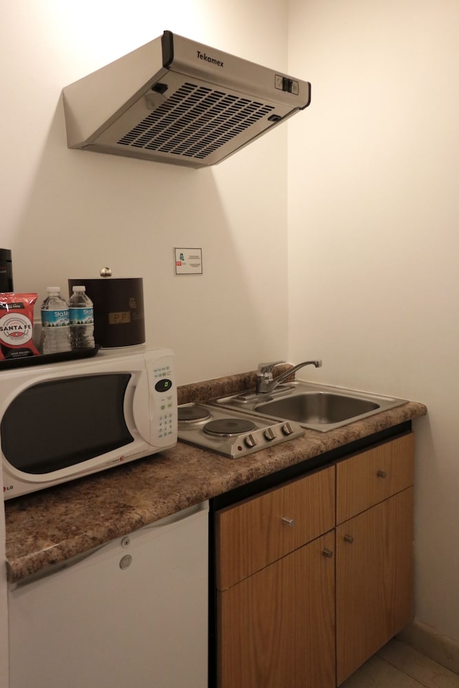 Hotel & Suites PF 6/43