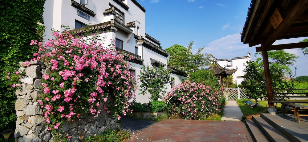Huangshan Huizhou Creek Villa 27/38