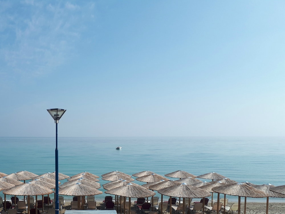 Summer Beach Hotel 38/46