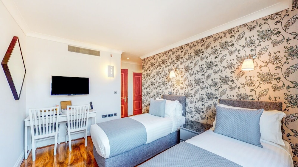 Msk Hotel 82 London 4/34