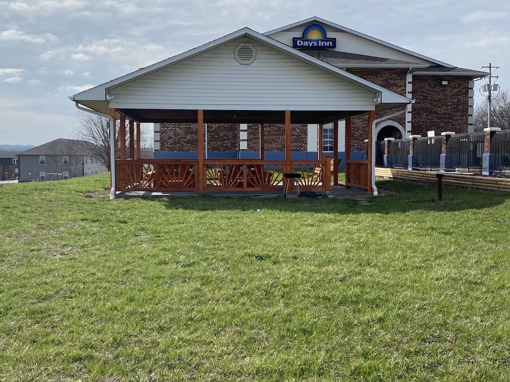 Days Inn by Wyndham Perryville 34/44