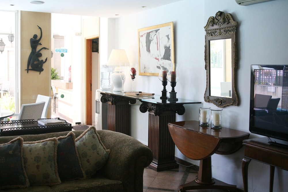 Chrielka Hotelsuites 22/43