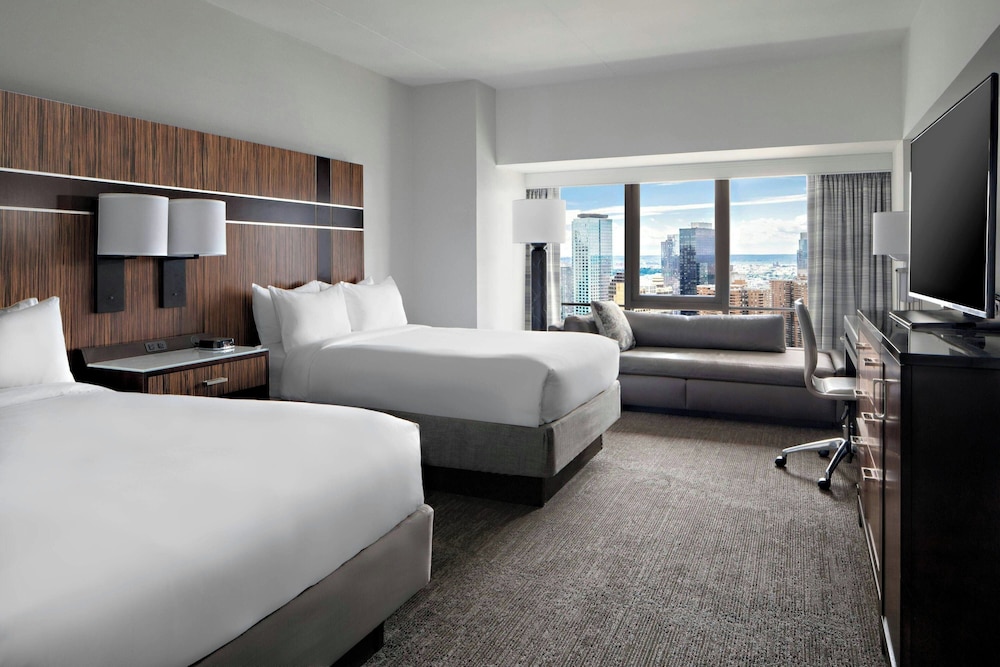 DELUXE, 2 DOUBLE BEDS, ACCESSIBLE