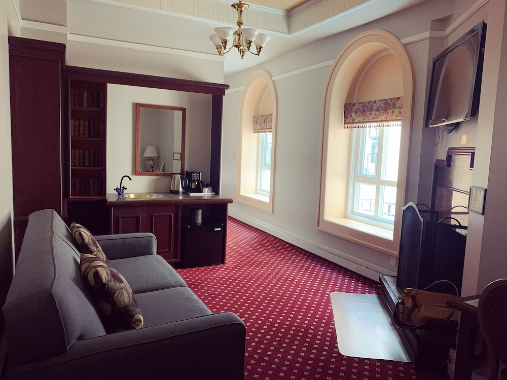 Bedford Regency Hotel, Trademark Collection by Wyndham 41/47