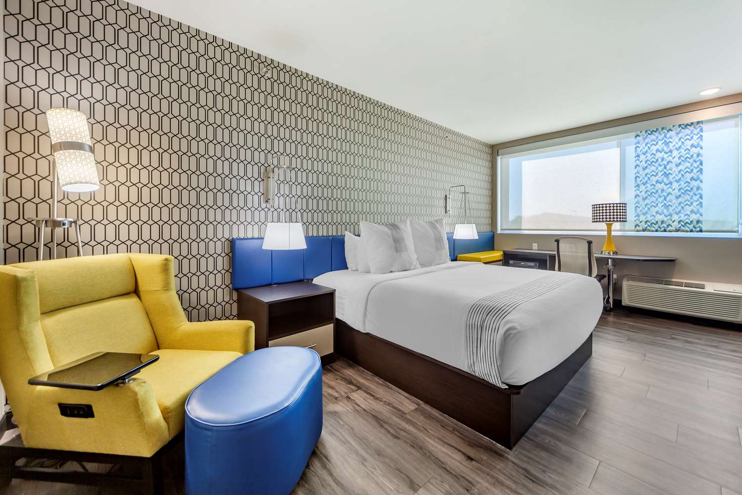 Signature, King Bed