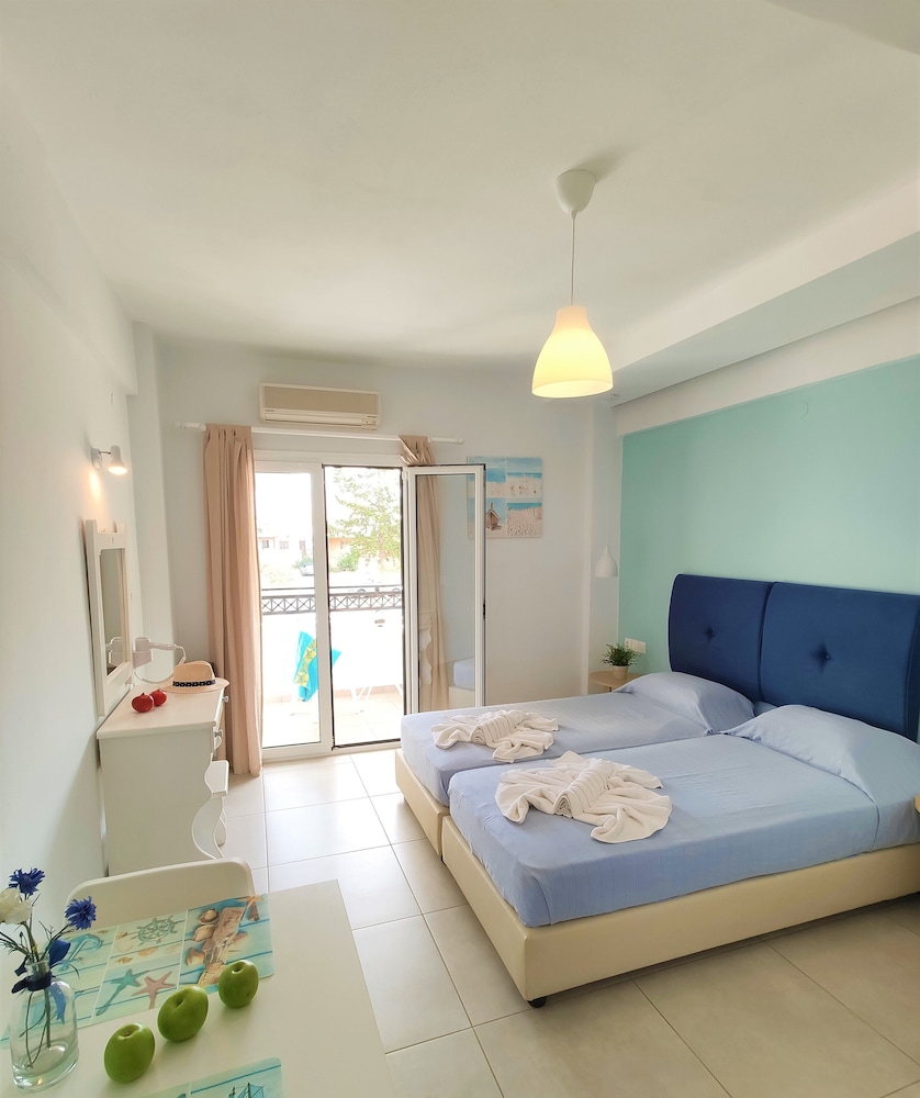 Kostas Apartments 7/48