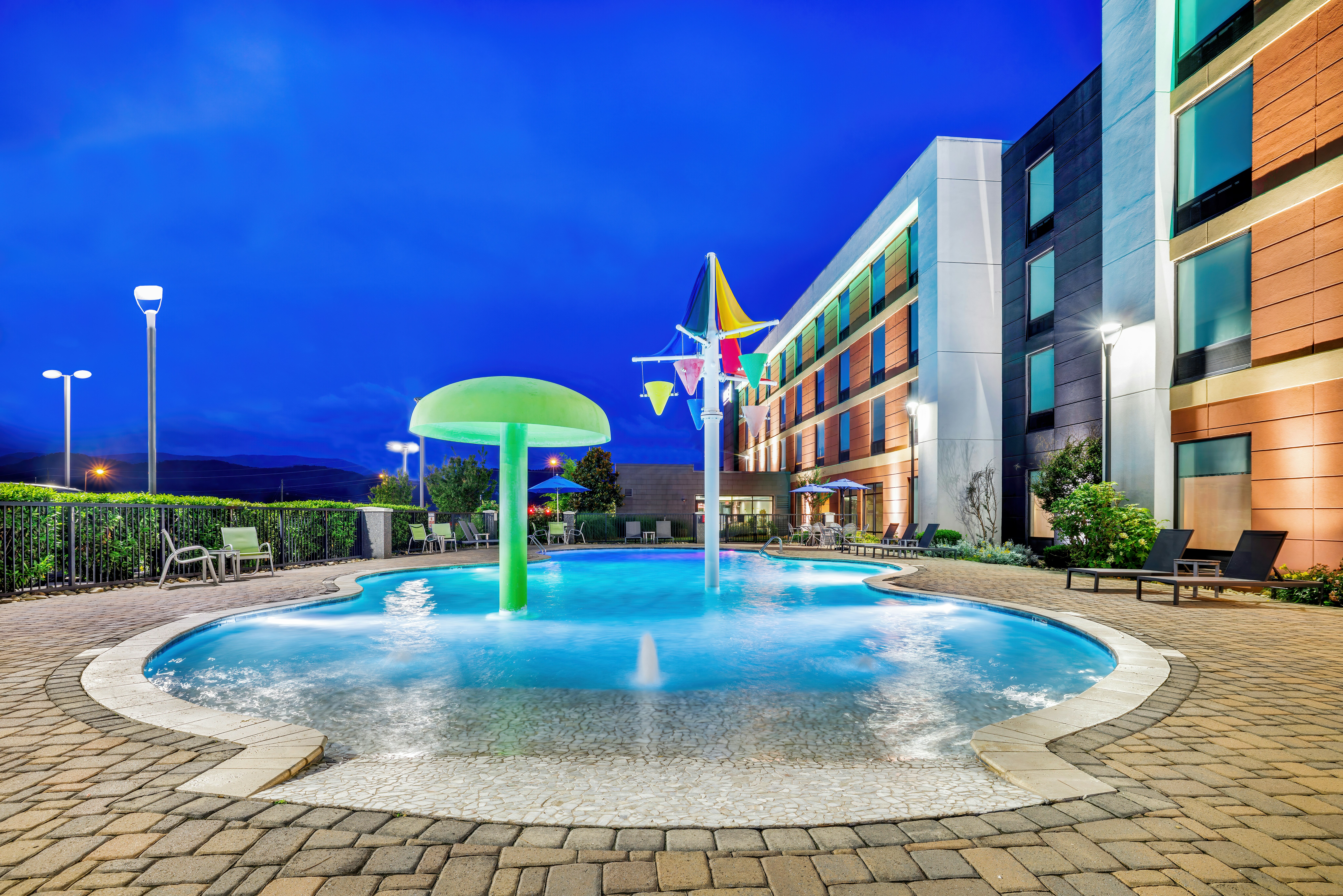 HOME2 SUITES BY HILTON PIGEON FORGE 29/29