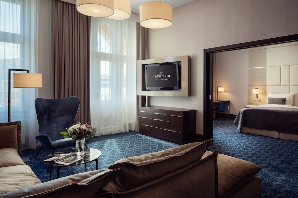 Kings Court Hotel 35/50
