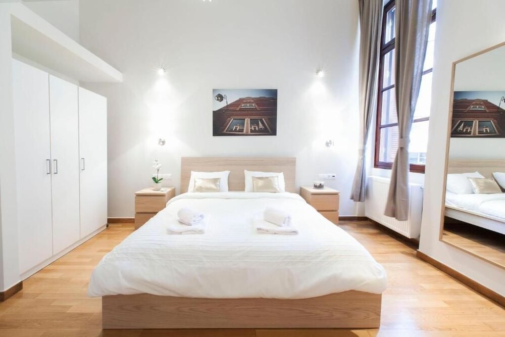 1 BEDROOM, DELUXE, APARTMENT, DOUBLE BED, SOFA, BALCONY