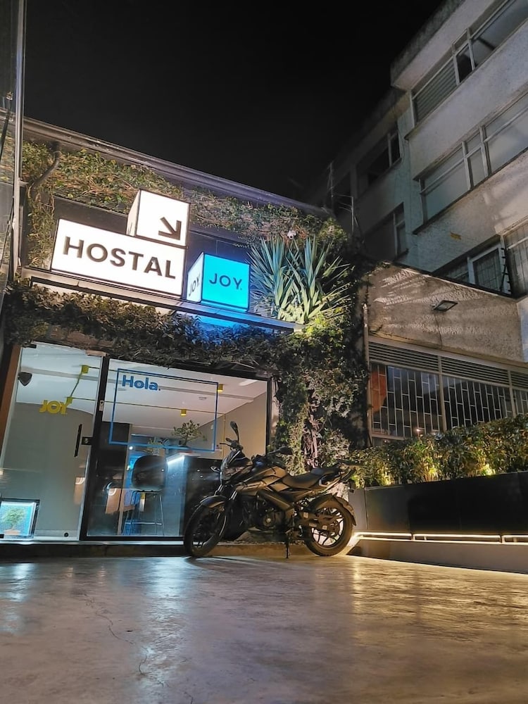 Hostel Joy Cll 85 41/47