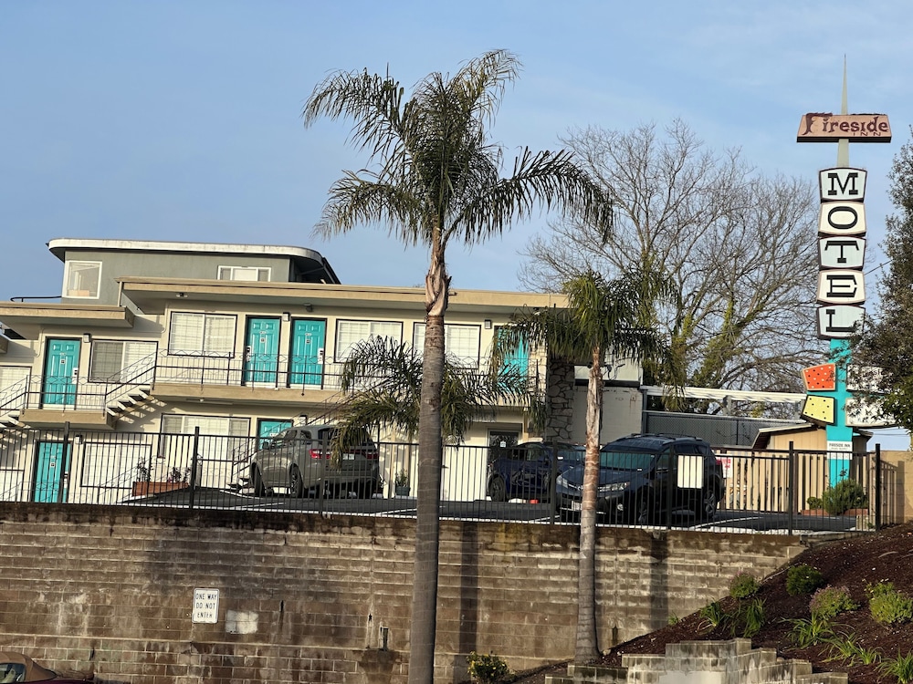Fireside Inn Santa Cruz 2/63