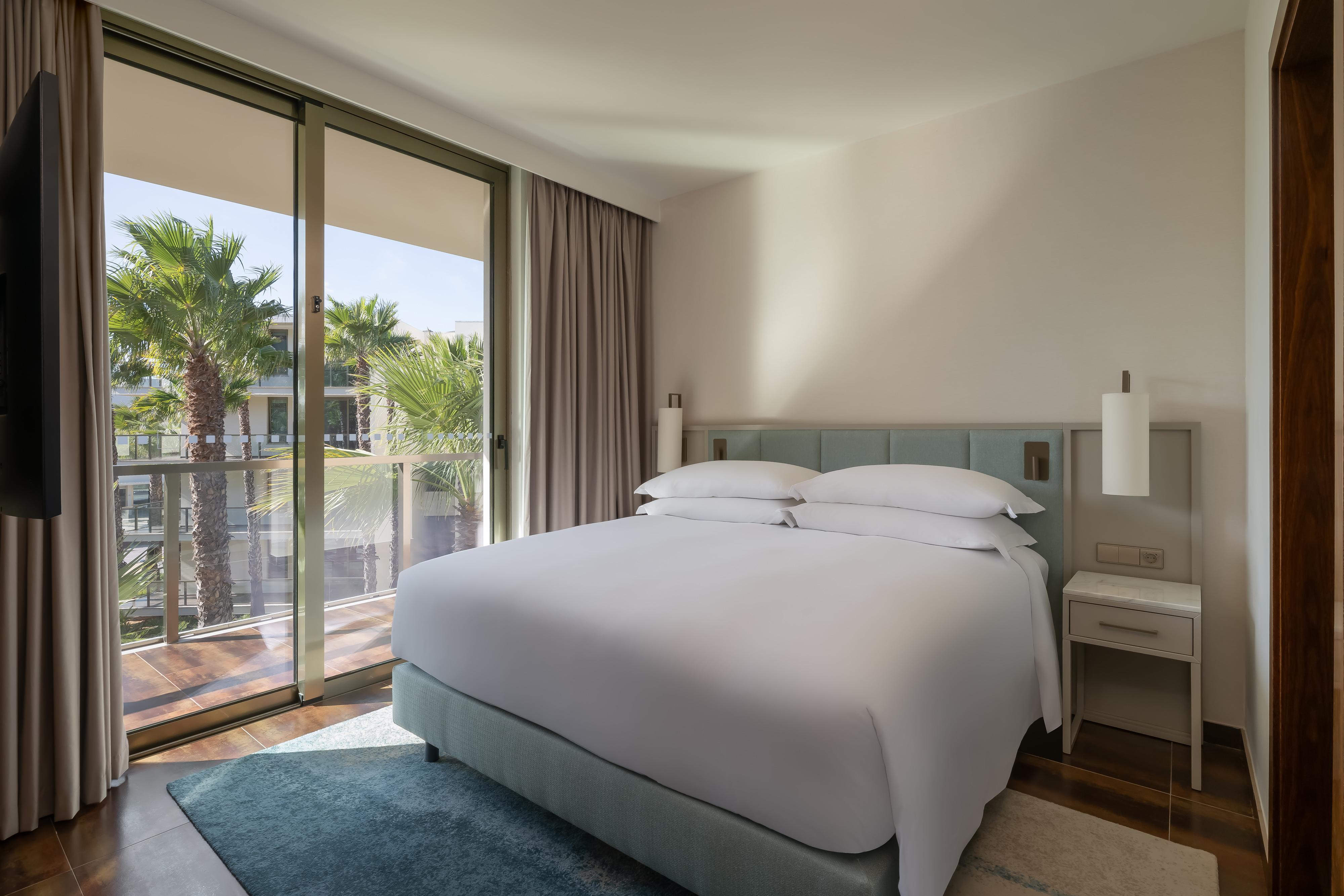 3 Bedrooms, Suite, Pool View, Balcony or Terrace