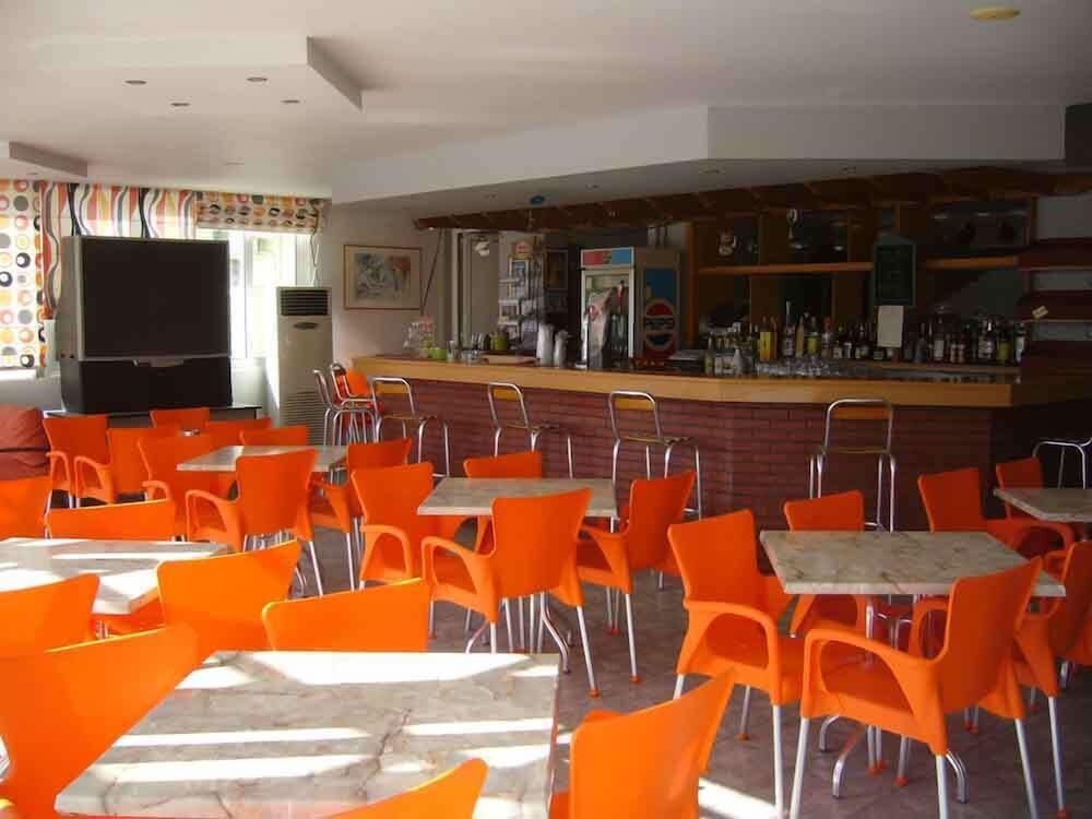 Dias Studios 36/44