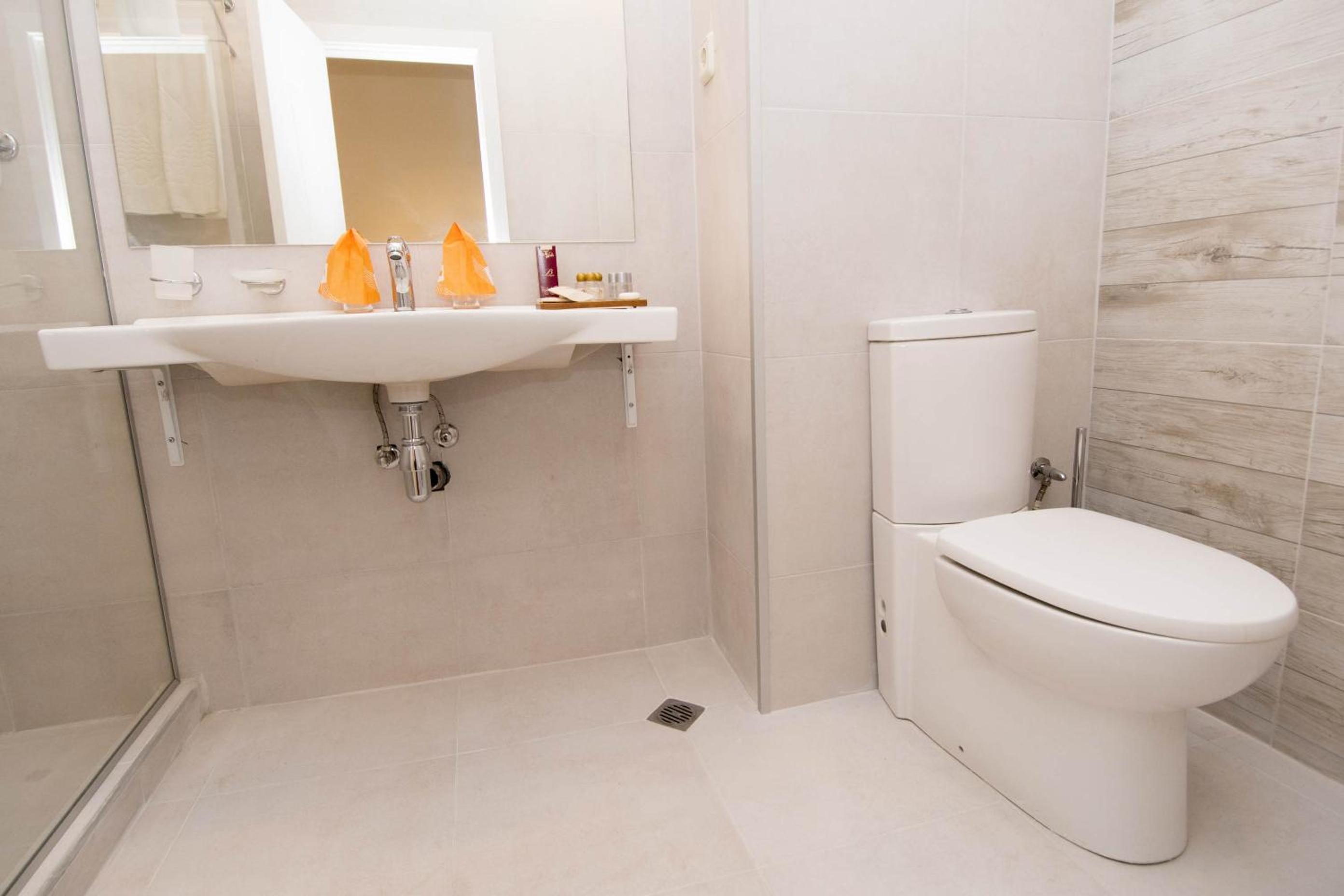 غرفة عائلية بشرفة، Park Hotel Odessos 8/10