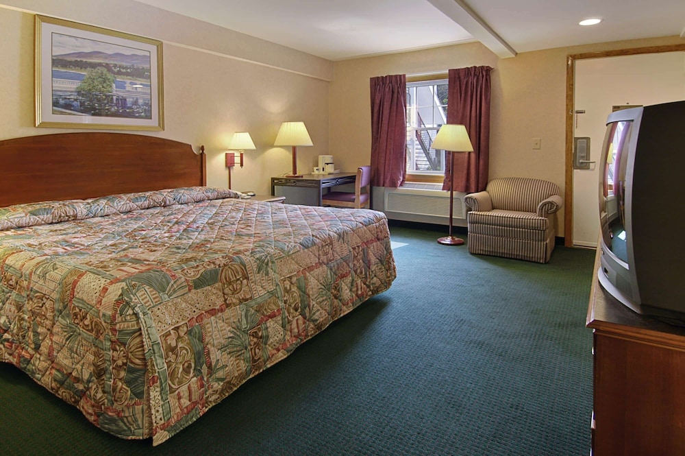 Howard Johnson By Wyndham Williamstown 17/24