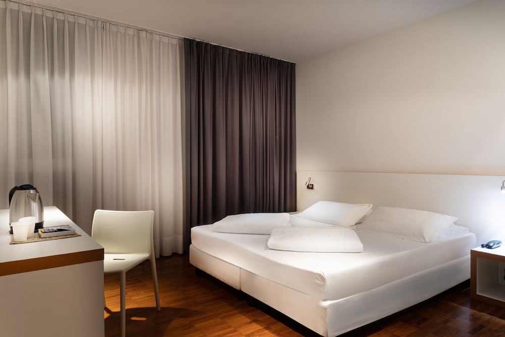 ROOM, TRIPLE, ANNEX