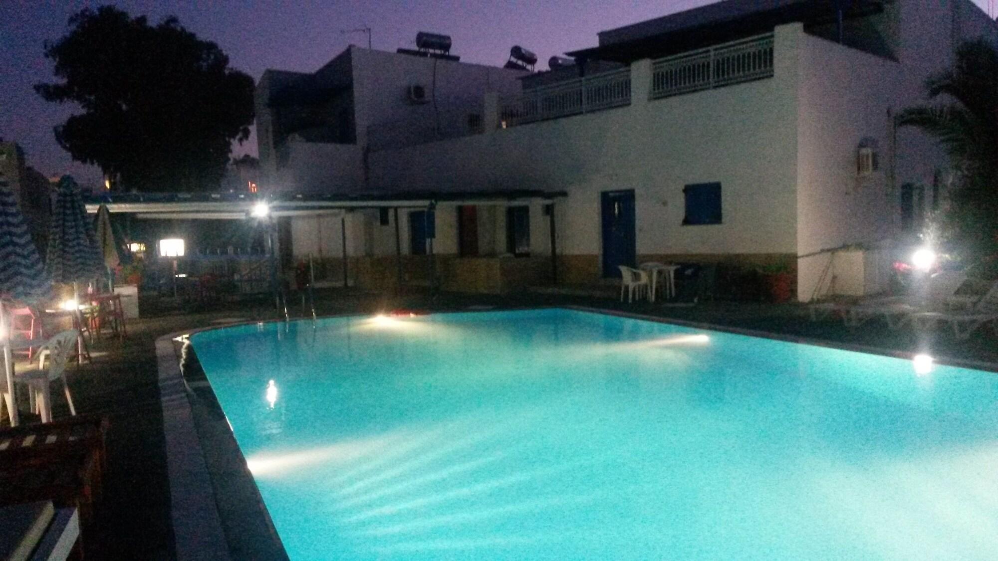 Hotel Thirasia 5/98
