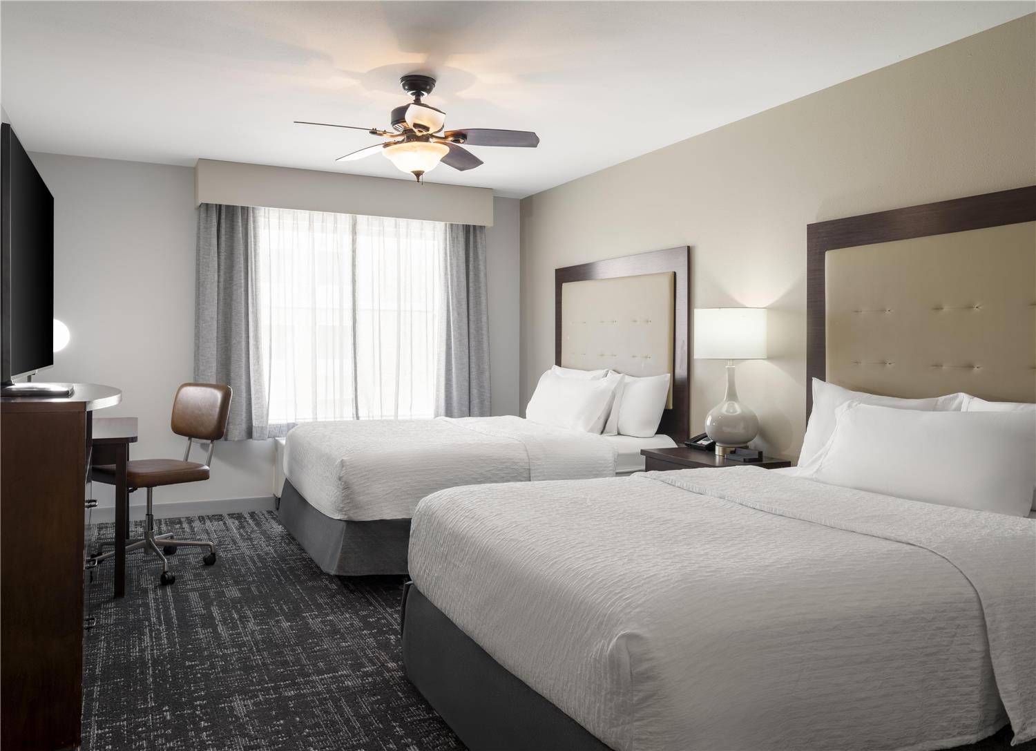 Suite, 2 Queen Beds, Bathtub, Accessible