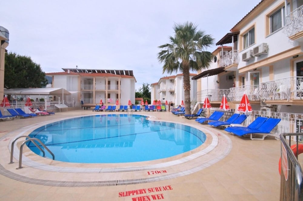 Karbel Beach Hotel 38/40