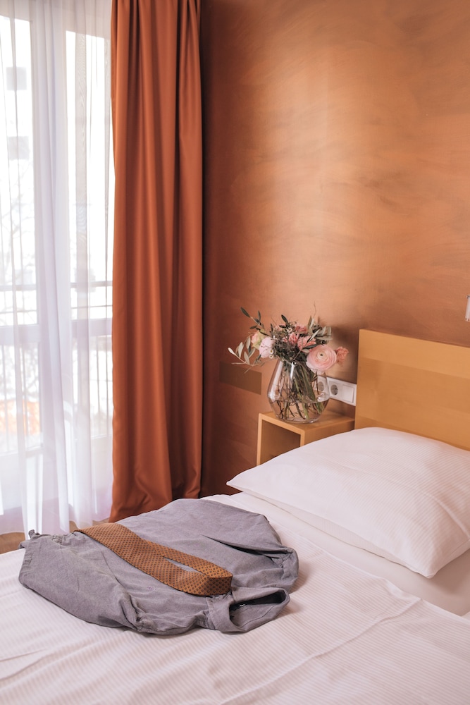 Town Hotel Wiesbaden 17/38