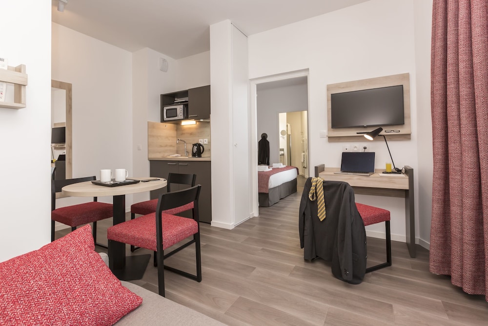 Appart'hotel Odalys City Centre Palais des Congres 39/41