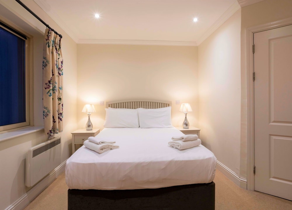 The Schull Harbour Hotel 16/56